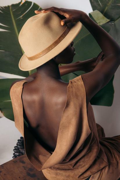 ASHIKI LOW BACK TOP