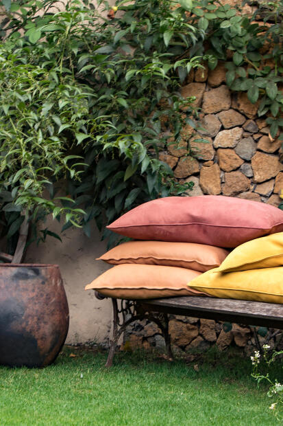 VAST CUSHIONS
